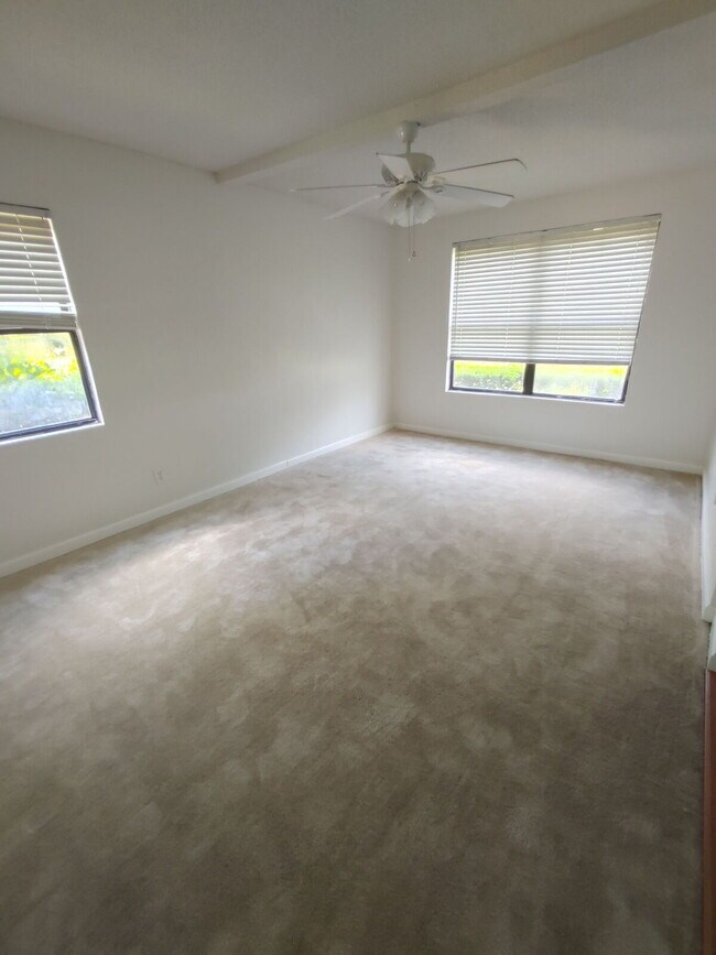 Foto del edificio - Beautiful 4Bd/2BA Right off Miccosukee Rd.