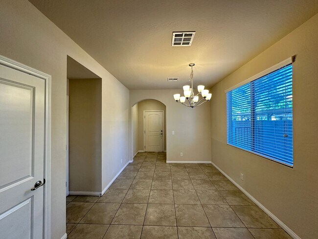 Foto del edificio - HILLCREST