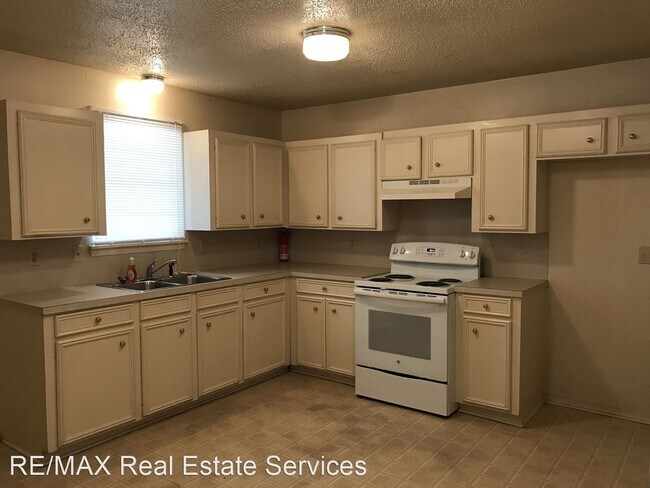 Building Photo - 3 br, 1 bath House - 1115 Dot Avenue