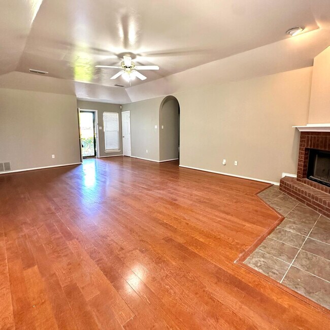 Foto del edificio - 6117 8th St