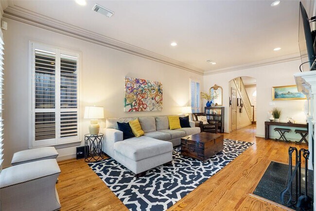 Building Photo - 4012 Gramercy St