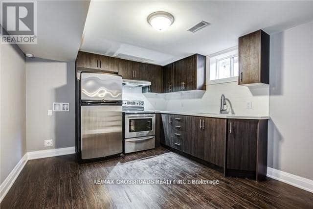 Building Photo - 133 Labrador Dr