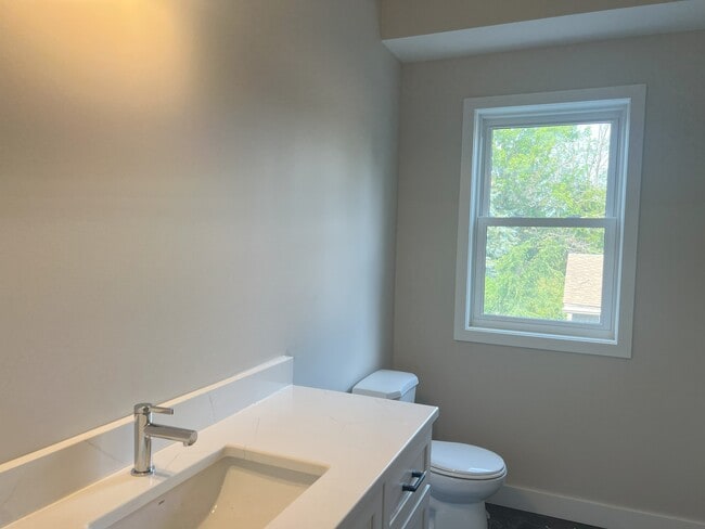 Building Photo - 36 Goldie Dr