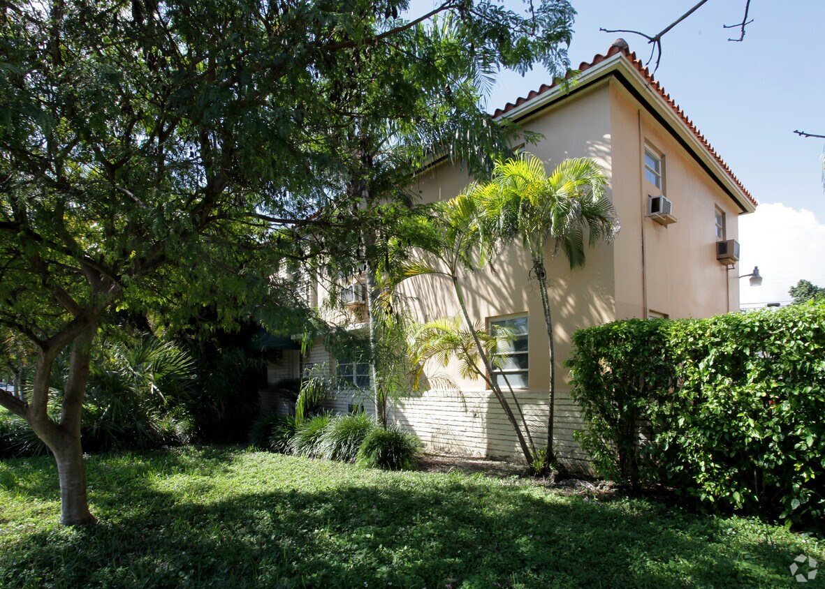 1440 S Le Jeune Rd, Miami, FL 33134 Apartments in Miami, FL