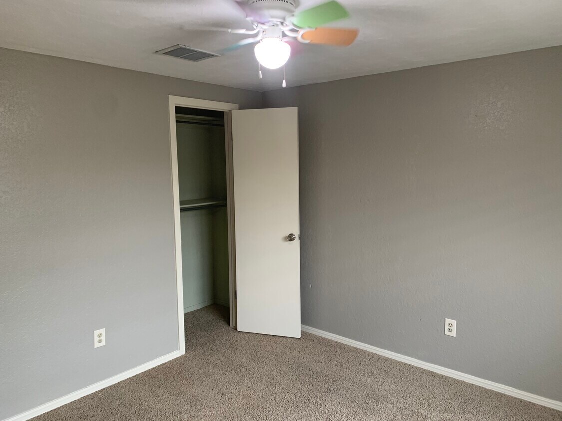 Foto principal - 12500 SW 2nd St