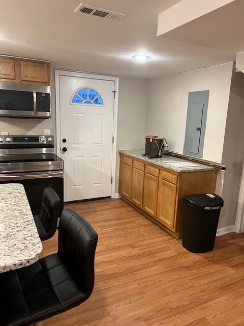 Entrada/cocina - 4008 Saint Barnabas Rd
