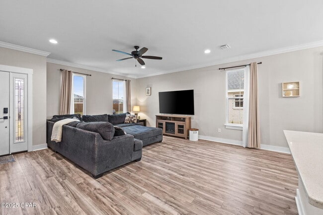 Foto del edificio - 4419 Conifer Ln