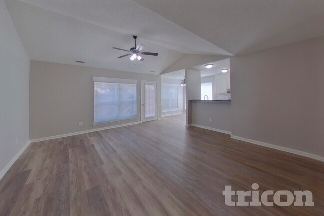 Foto del edificio - 5804 Brick Landing Dr