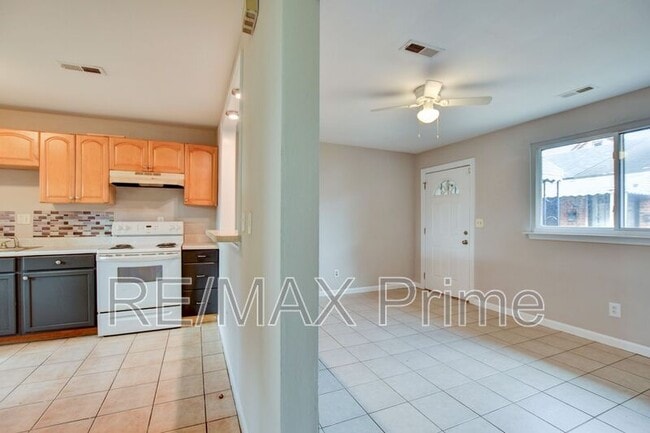 Photo - 511 Stafford St Apartment