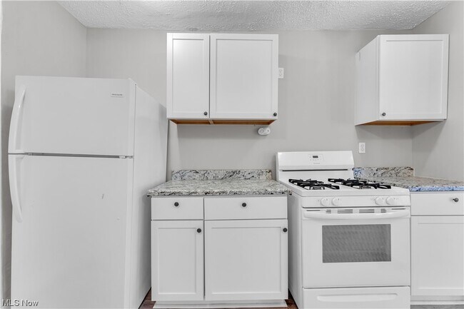 Foto del edificio - 3292 Scranton Rd