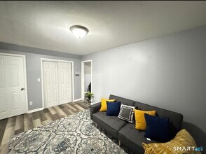 Building Photo - 21 Pond Lily Ave