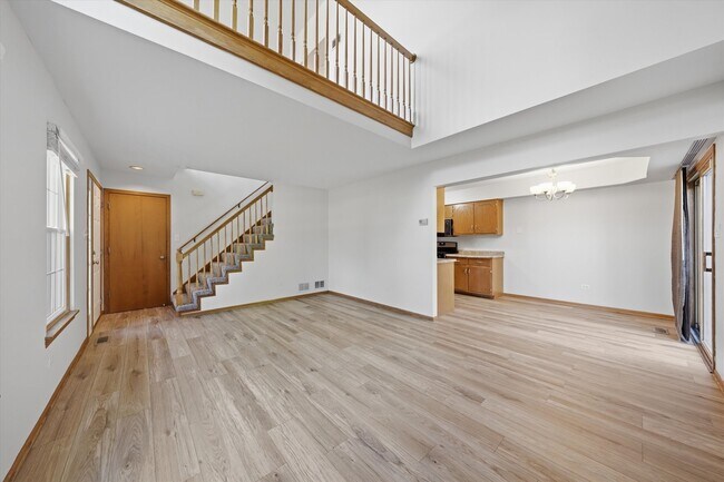 Foto del edificio - 16051 Laurel Dr