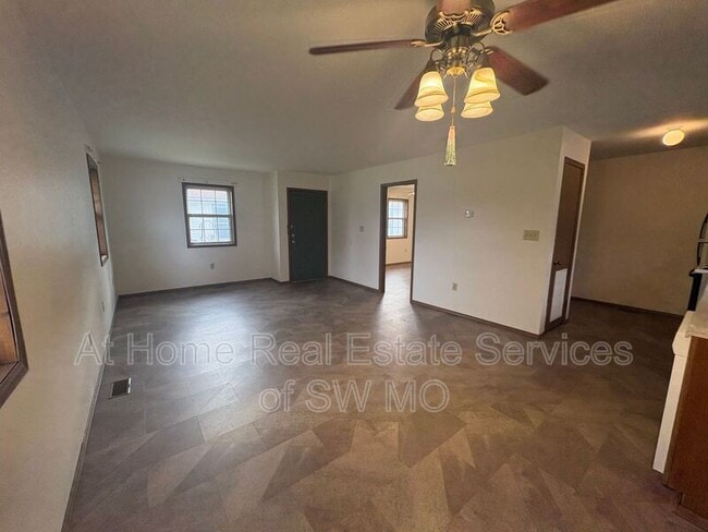 Building Photo - 907-A S Fort Ave