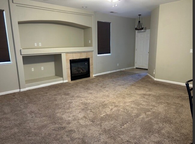 Foto del edificio - Beautiful 3-Bedroom Home in Dayton