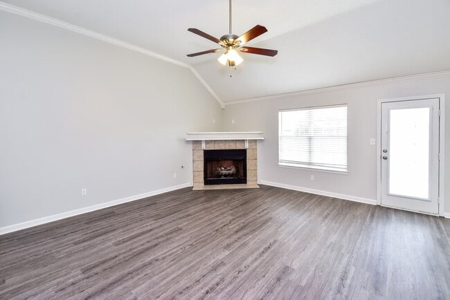 Building Photo - 2848 Pinnacle Dr