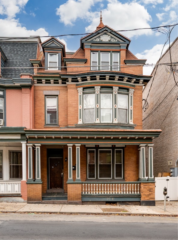 Building Photo - 612 W Market St