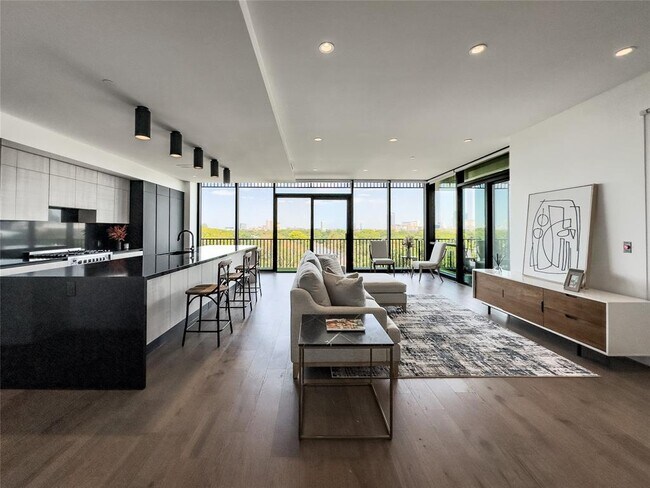Foto del edificio - 2406 Tangley St