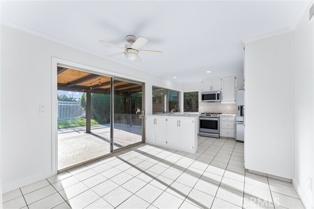 Building Photo - 26556 Ave Deseo