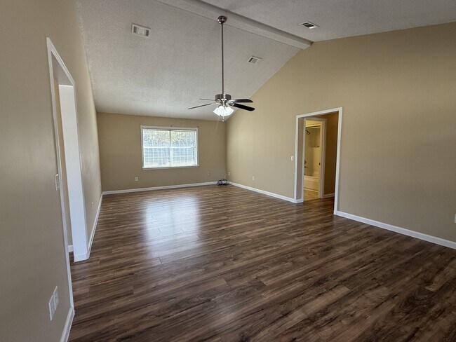 Foto del edificio - 313 Pat Priester Dr