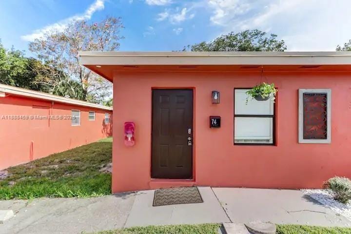 Foto principal - 74 NE 5th St