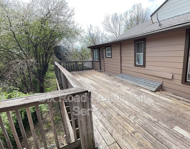 Building Photo - 424 Nordale Ave