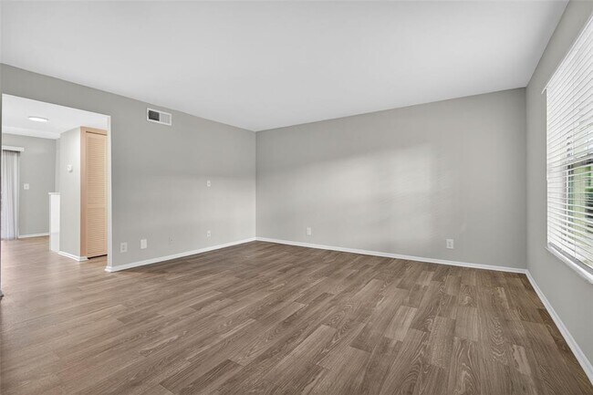 Building Photo - 612 Bass Ct