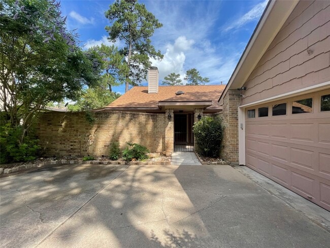 Building Photo - 3602 Chapel Square Dr