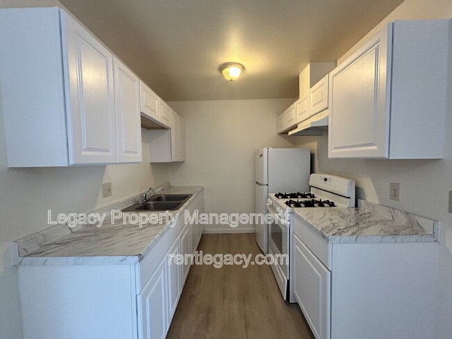 Foto del edificio - 4552 Ashcroft Ave
