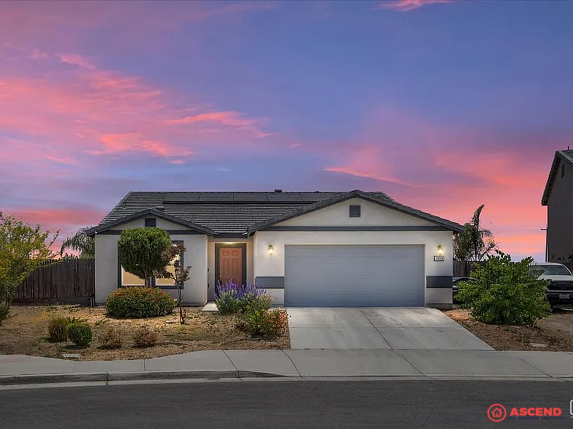 Primary Photo - Stunning 4 Bedroom in Southwest Bakersfield!