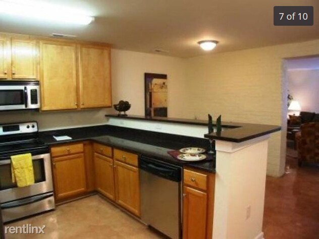 Building Photo - 3 br, 2 bath  - 1716 Summit Ave