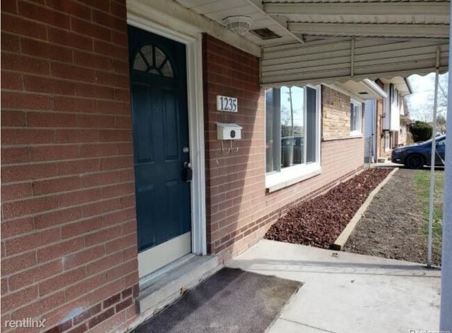 Building Photo - 3 br, 1 bath House - 1235 E Harwood Ave