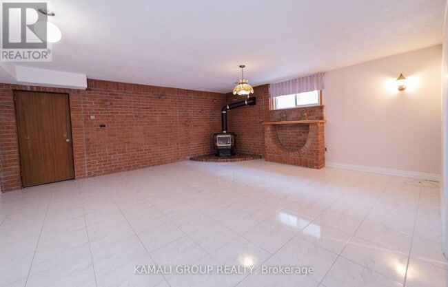 Building Photo - 38 Spruce Ave