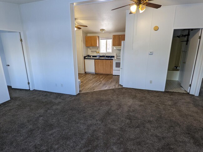 Building Photo - 364 Mill Rd