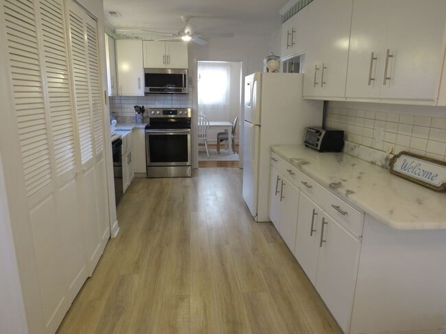 Building Photo - 618 E Sabiston Dr