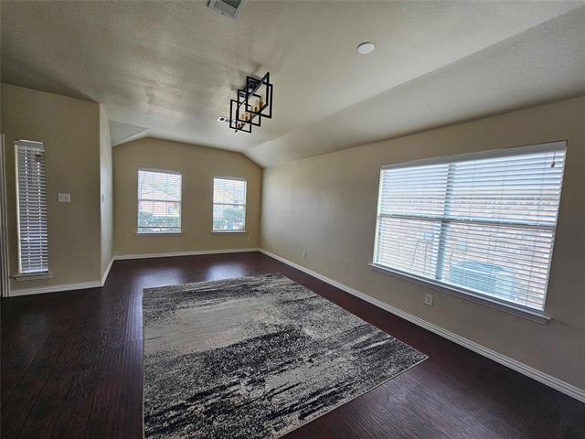 Foto del edificio - 520 Creekside Dr