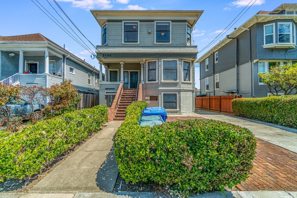 Primary Photo - 2151 Lincoln Ave