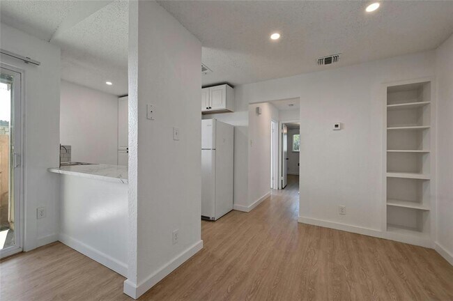 Building Photo - 409 Blackson Ave