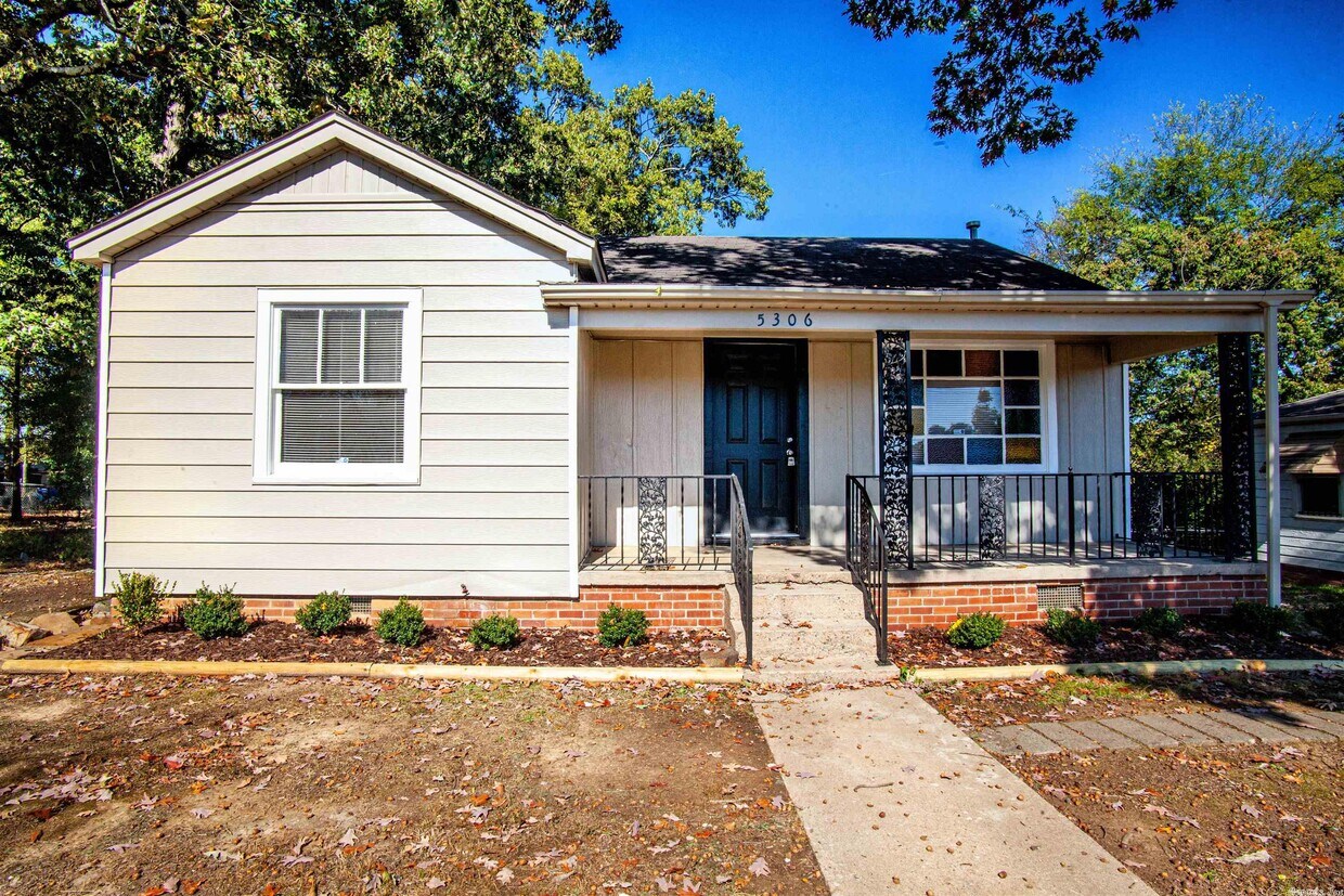 Foto principal - 5306 W 11th St