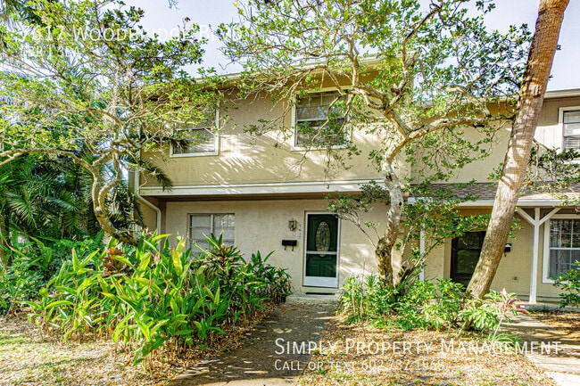 Foto del edificio - 7617 Woodbridge Blvd