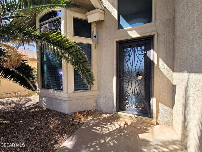 Foto del edificio - Northeast El Paso 2 story REFRIG A/C Home ...