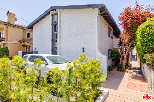 Foto del edificio - 2602 Carnegie Ln