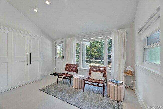 Foto del edificio - 3670 Rocky Point Rd