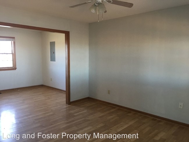 Building Photo - 3 br, 1.5 bath House - 718 Glade Rd.