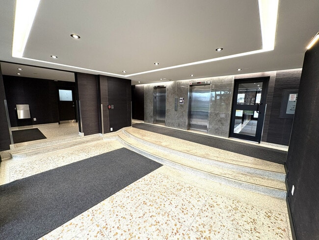 Building Photo - 2150 Roche