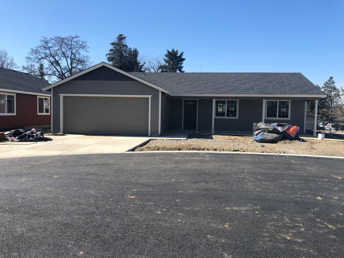 1675 Grand Ave, Medford, OR 97504 House Rental in Medford, OR