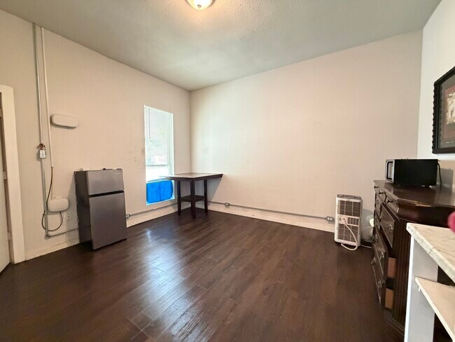 Foto del edificio - 1211 W Park Ave