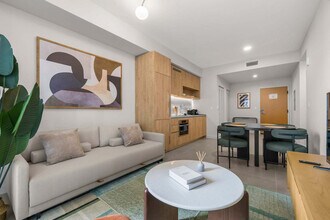 Building Photo - 11 NE 6th St