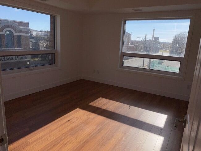 Building Photo - 1 Wellington St