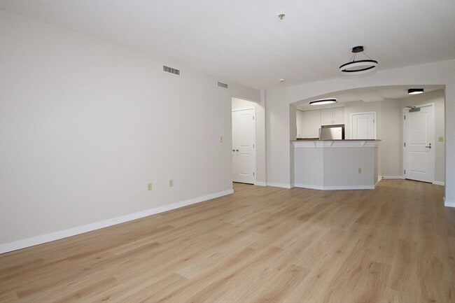 Photo - 175 Cottage St Apartment