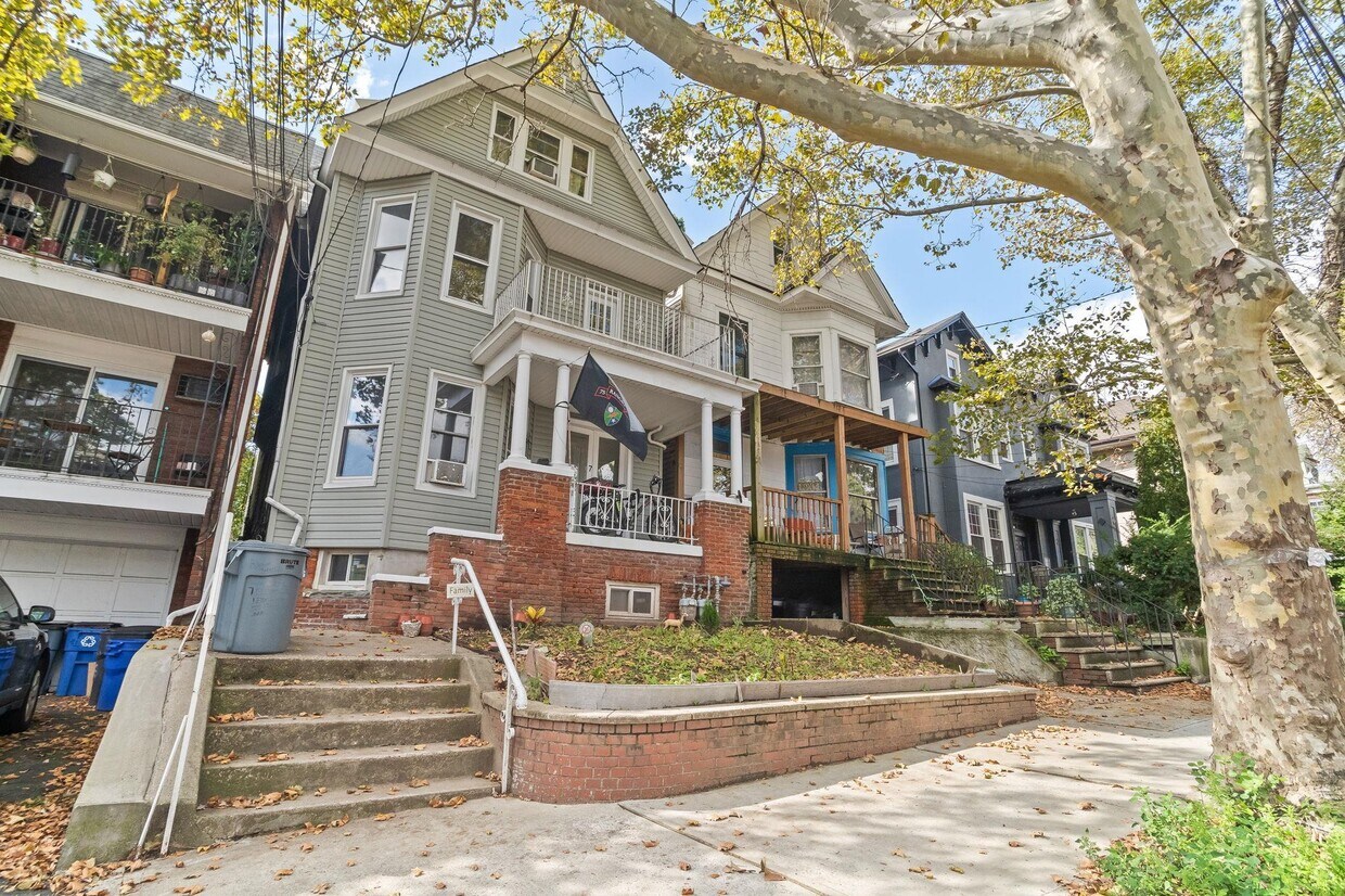 Primary Photo - 7 Reservoir Ave
